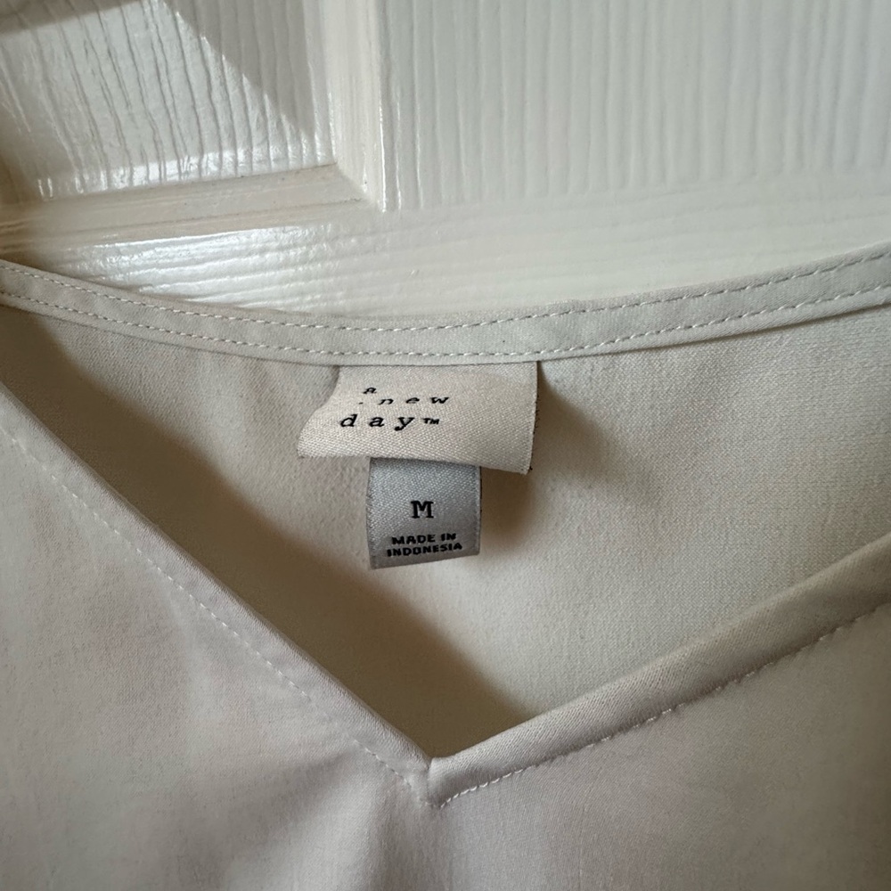 💙 White Women's Camisole Top - Picture 2 of 2